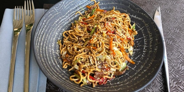 Singapore style beef noodles